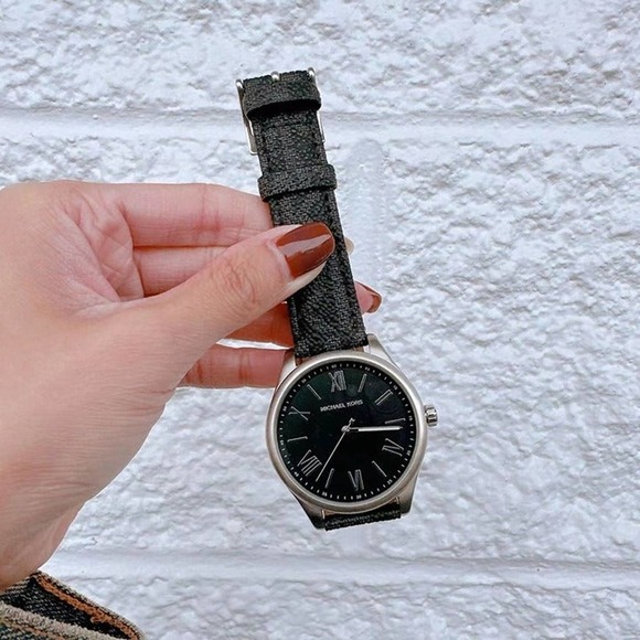 Michael Kors MK8929 Benning Strap Watch - Picture 1 of 3